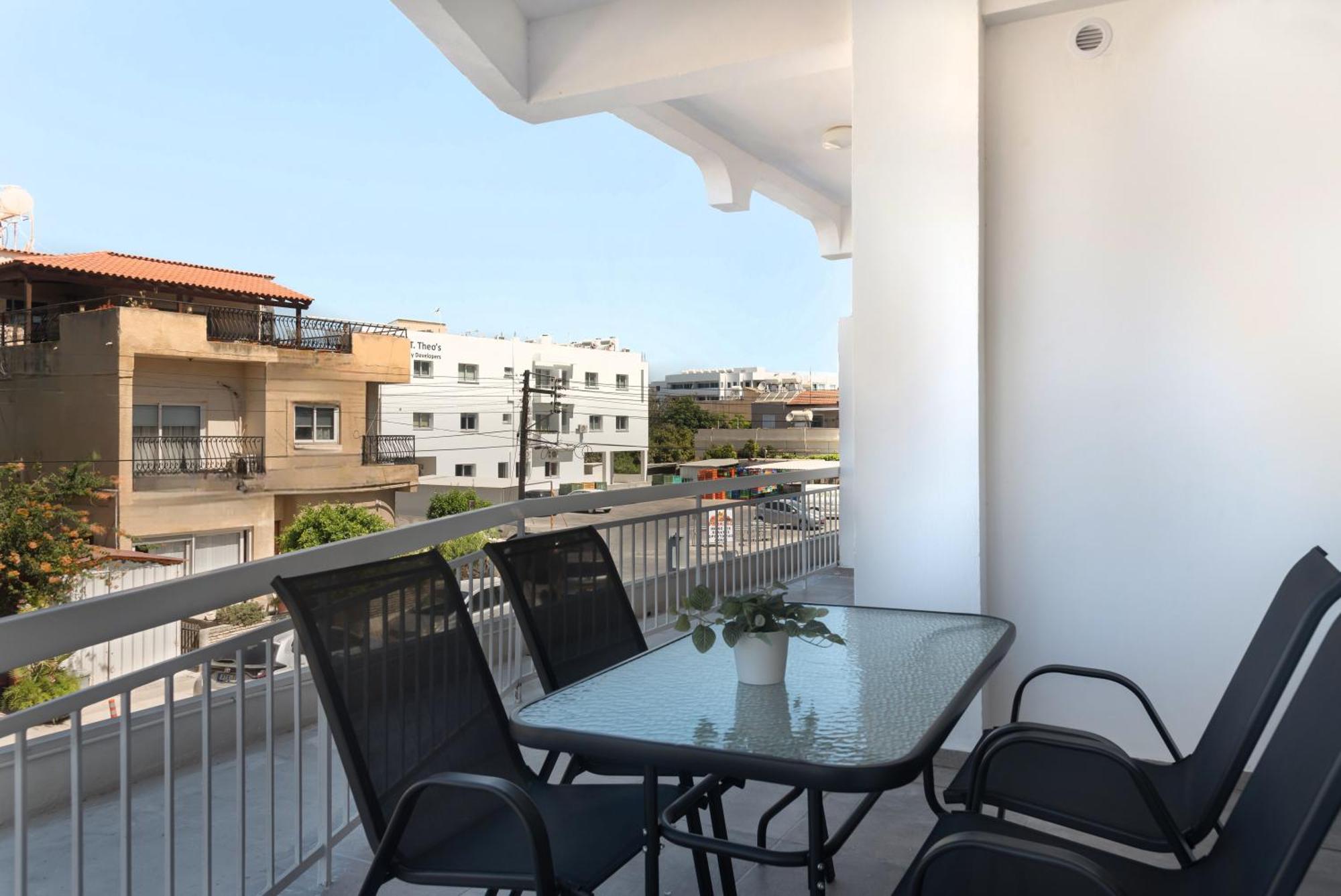 Phaedrus Living City Breeze Residences Finesse ลาร์นาคา ภายนอก รูปภาพ
